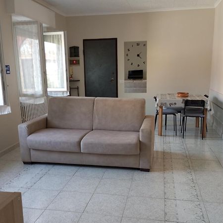Casa Vacanze Il Fiore Di Loto Apartamento Zibido San Giacomo Exterior foto