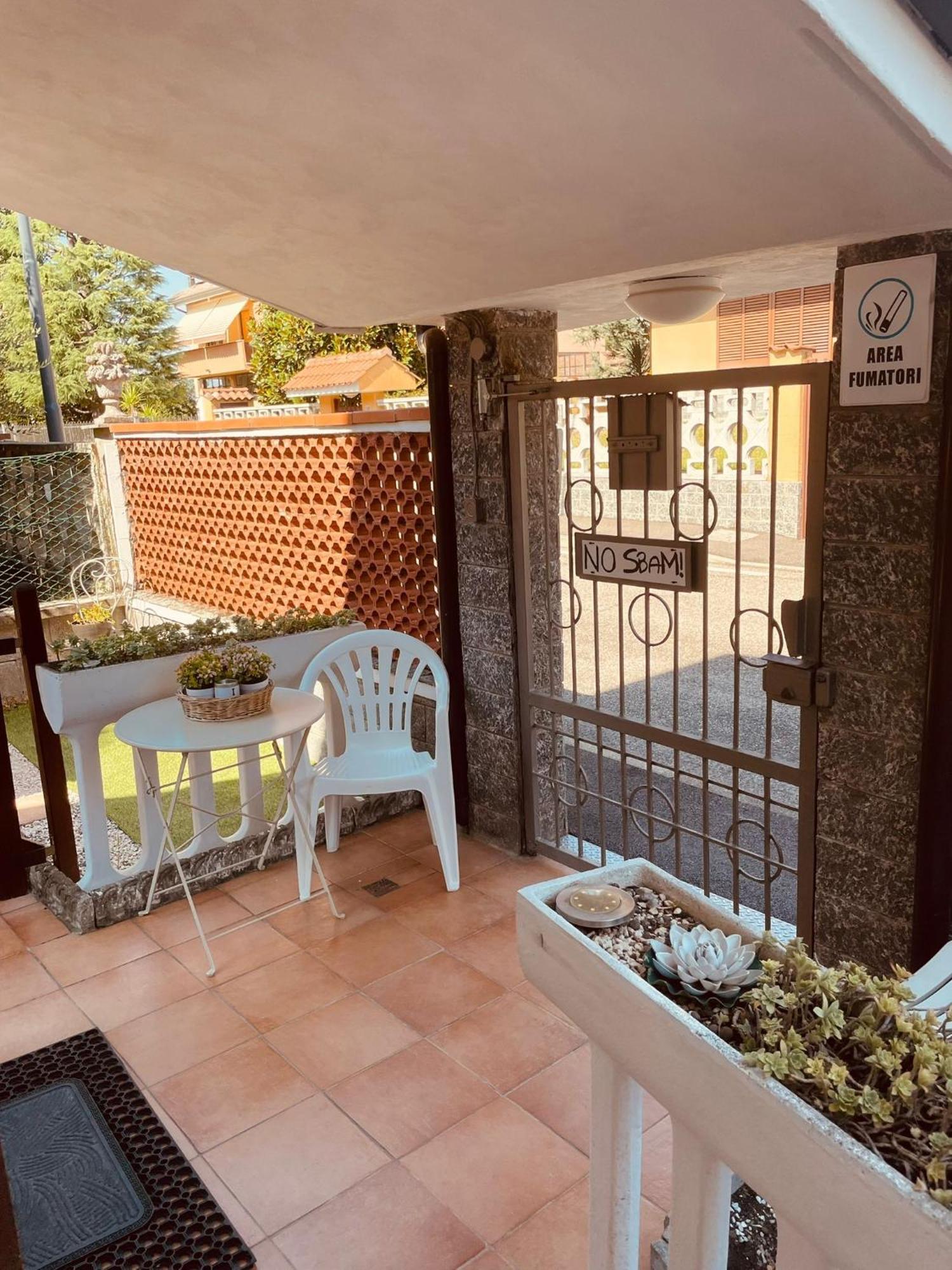 Casa Vacanze Il Fiore Di Loto Apartamento Zibido San Giacomo Exterior foto